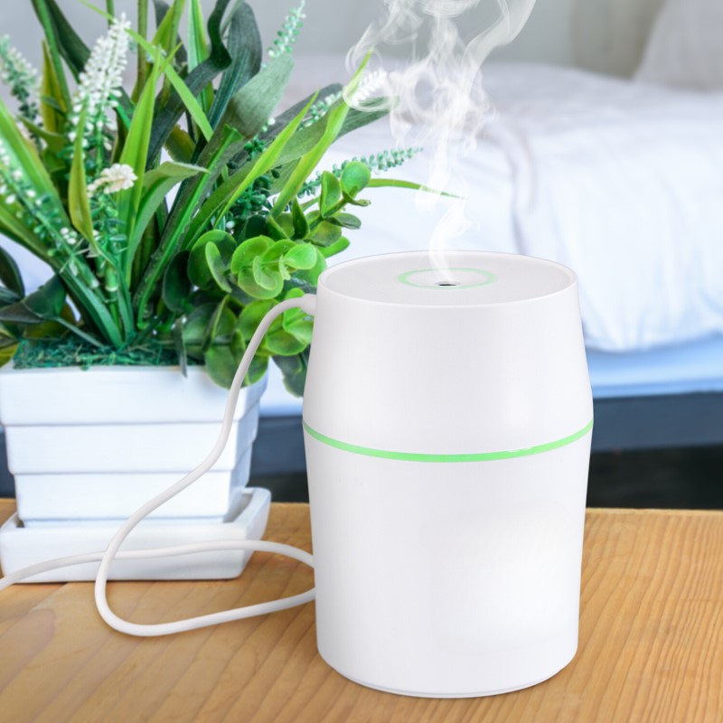 Aroma diffuser with 150ml tank, USB or mains power, multi-colored light, creating a calming atmosphere for any space.