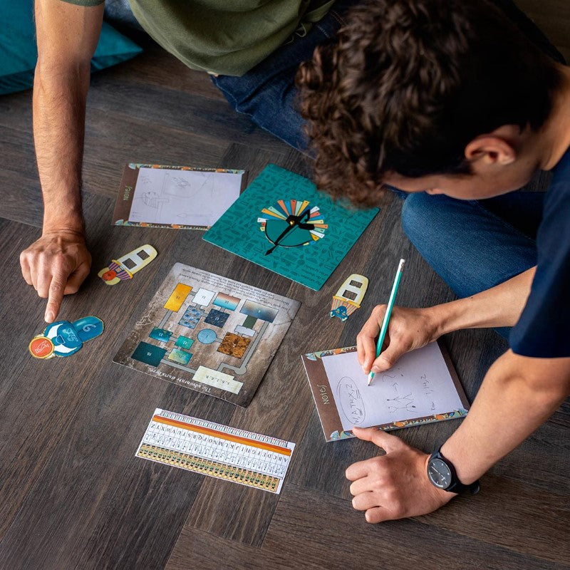 Engaging "Escape the Pharaoh’s Curse" game kit for ages 9+, featuring puzzles, smartphone interactivity, and photo opportunities.