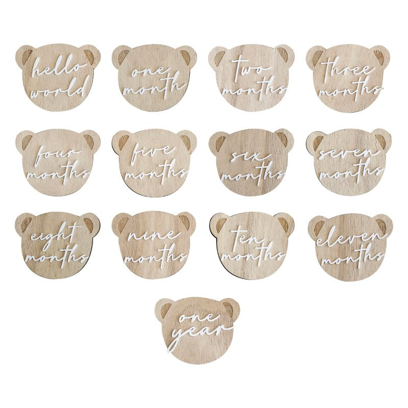 Bear-shaped milestone signs for newborns, including "HELLO WORLD", monthly markers, and "ONE YEAR" to track growth.