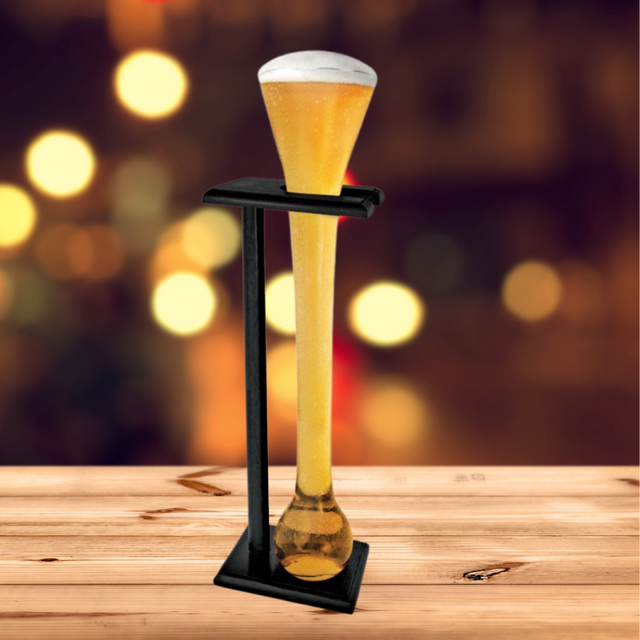 1.5L yard glass on a stand, perfect for parties, holding ice-cold drinks in a sleek design for easy sipping and socializing.
